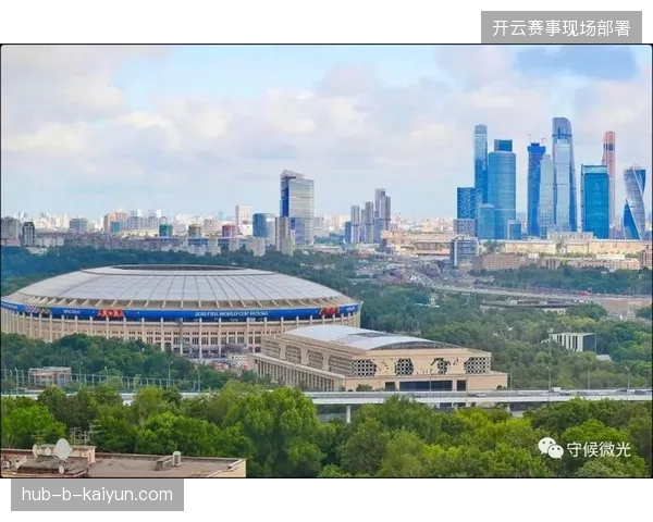 北京CBD区域违规世界杯户外屏被强制切断直播信号过程解析 北京CBD区域违规世界杯户外屏被强制切断直播信号过程解析